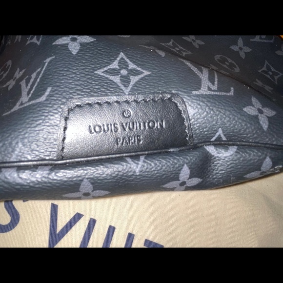 Louis Vuitton - Picture 3 of 7